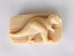 Natural Handmade Soap with Calendula & Honey – 140g - Image 4